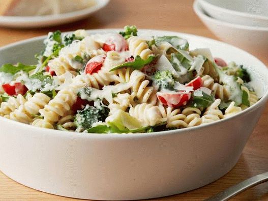 Macarrão Fusilli com limão e rúcula