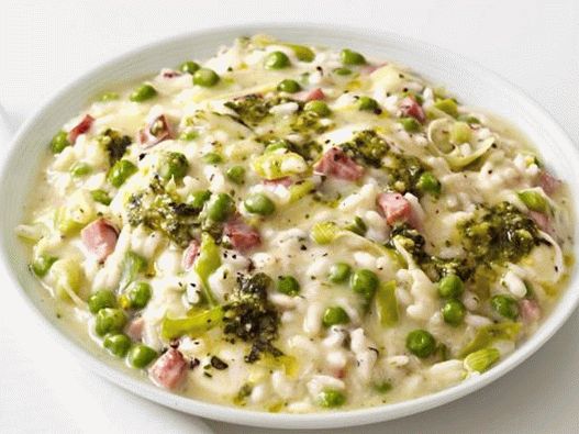Risoto com ervilhas e pesto