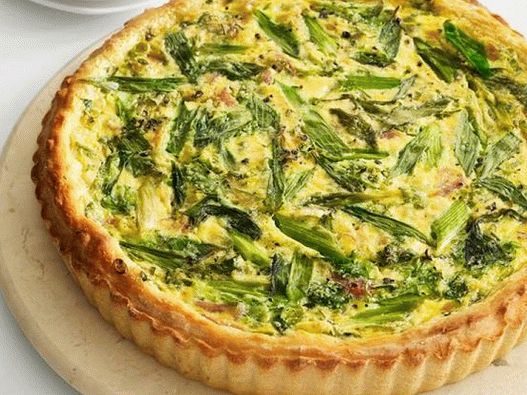 Foto quiche de primavera com ricota, presunto e cebola verde