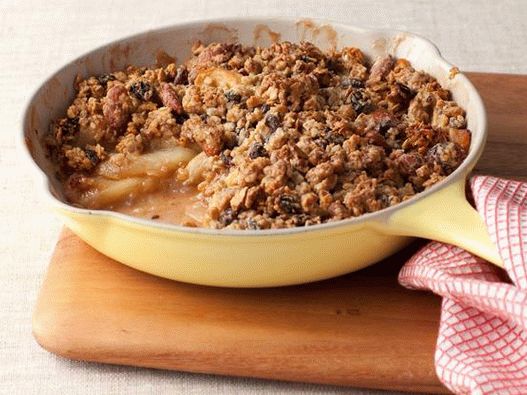 Foto maçã crocante com granola em uma panela