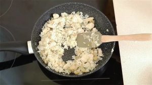 Omelete japonês com arroz