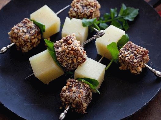 Foto do prato - espetos com queijo espanhol e marmelada de marmelo