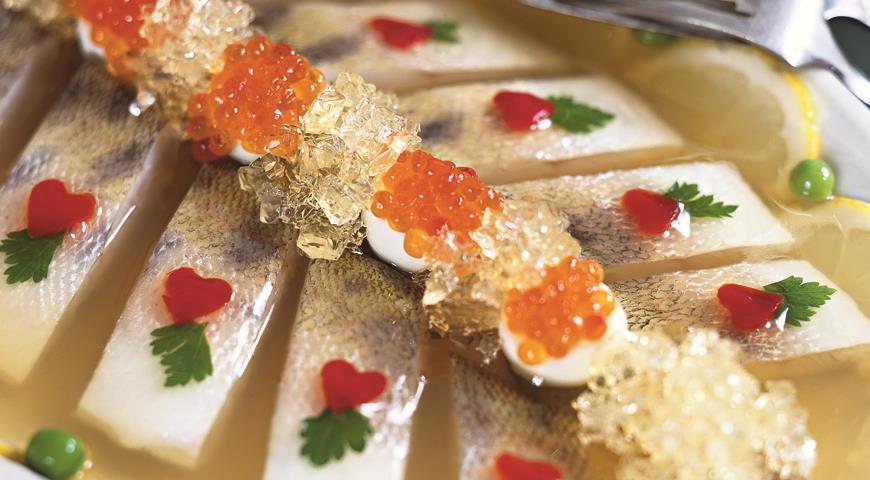 Geleia de peixe com caviar