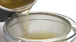 Geleia de peixe com caviar