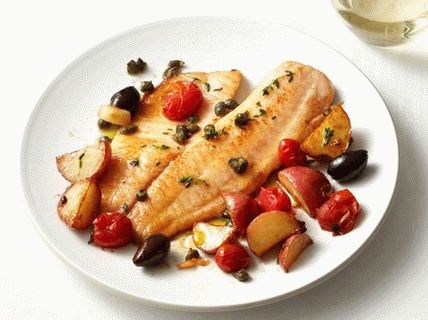 Foto de tilápia assada com tomate e batata