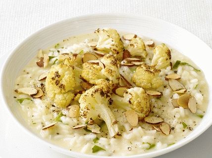 Foto risoto assado com couve-flor