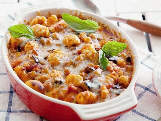 Foto caçarola de berinjela no forno