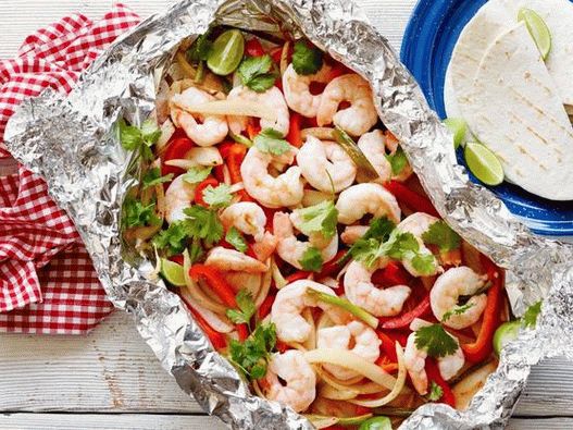 Fajita de camarão útil em papel alumínio