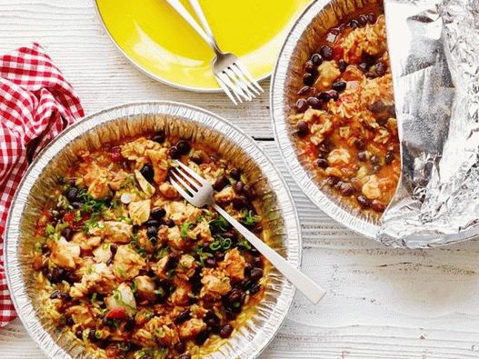 Frango saudável com arroz em papel alumínio