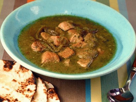 Foto pimentão verde com carne de porco