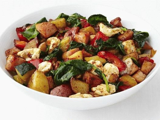 Foto batata frita com carne de porco defumada