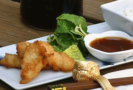 Foto peixe frito mahi mahi em molho agridoce