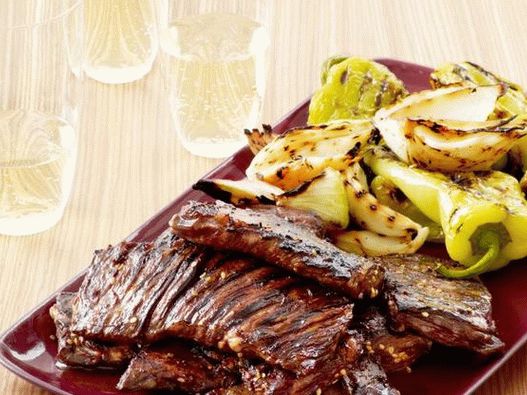 Bife frito com saia estilo coreano