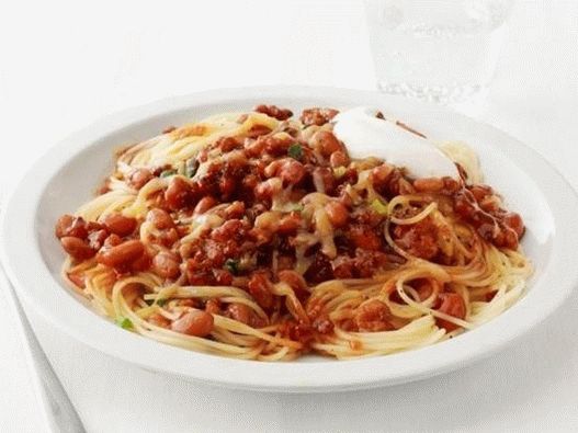 Fotografia de pratos - espaguete com molho de carne com pimenta