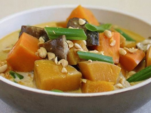 Foto legumes de inverno asiáticos em uma panela lenta